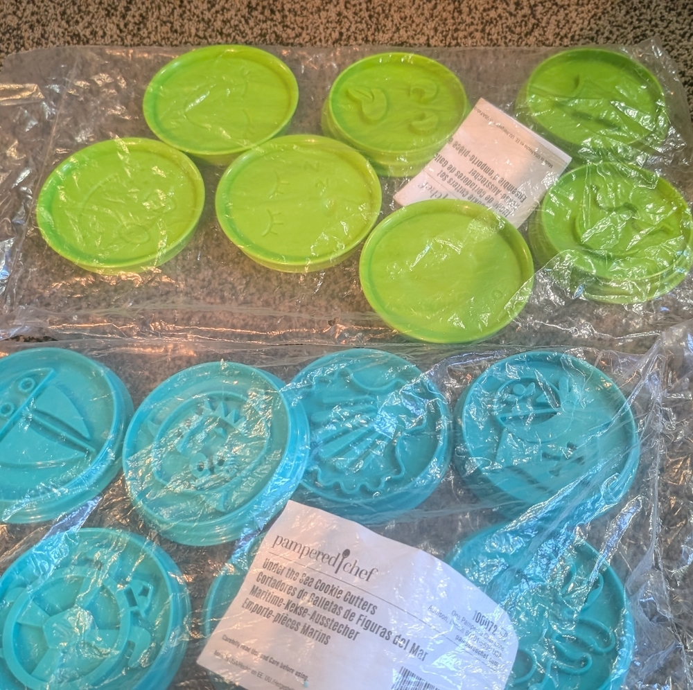 Pampered Chef Cookie Cutters Under The Sea And Emoji